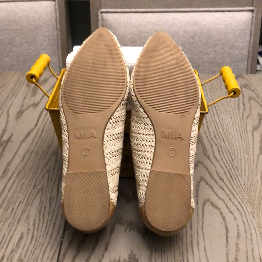 Flats - Picture 3 of 4